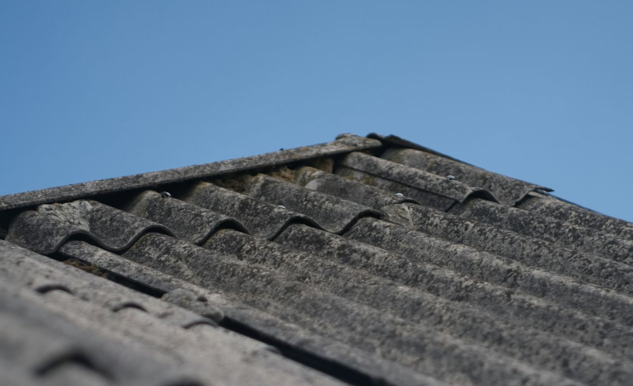 Was ist Schieferdach: Kosten, Vorteile, Deckarten